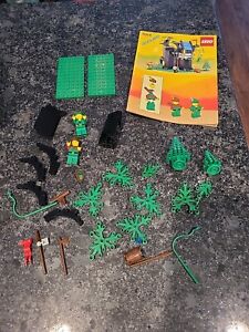 VINTAGE 1988 LEGO Castle: Forestmen's Hideout 6054  w/ Instructions