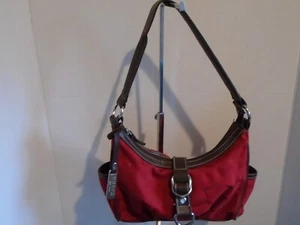 ROTE DENIM CHAPS HANDTASCHE MIT ANHÄNGER - Bild 1 von 6