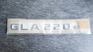 Original Mercedes Benz Schriftzug/Emblem A 156 817 06 00 "GLA 220d" - Bild 1 von 2