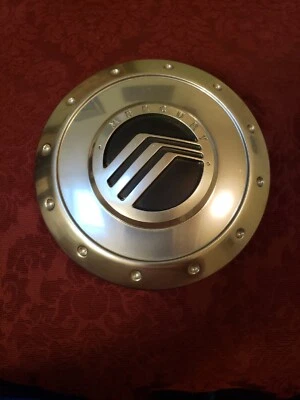 02-07 Mercury Mountaineer Monterey OEM Tapa central Número de pieza 3L24-1A096-DA Foto 1 de 4