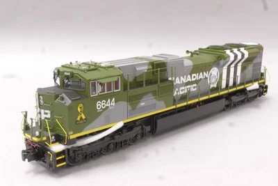 Atlas Trains 30138145 3RL SDACe Locomotive Canadian Pacific WWII Military Pride - Image 1 of 4