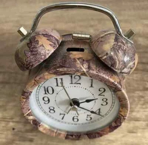 Working Vintage-Style Camoflage Quartz Analog Twin Bell Ringing Alarm Clock - Picture 1 of 9