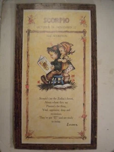 Targa da parete vintage ZODIAC Scorpione stile Hummel oroscopo 13,5" x 7,5" - Foto 1 di 2