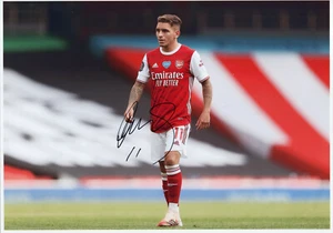 LUCAS TORREIRA - Signed 12x8 Photograph - SPORT - ARSENAL - Picture 1 of 1