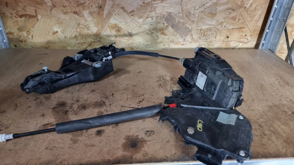 Cerradura de puerta delantera lado pasajero Land Rover Discovery Sport 5 puertas 2015-2020 N32 Foto 1 de 4