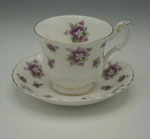 ROYAL ALBERT ENGLAND BONE CHINA SWEET VIOLETS CUP AND SAUCER SET - Picture 1 of 6