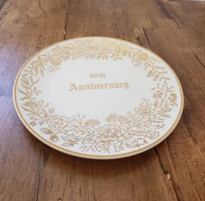 Piatto vintage Pearl China Co. oro 22 kt decorato a mano 50° anniversario 10" - Foto 1 di 9