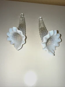 Antik Vintage 2 Stck. Fenton Espergne Diamant Spitze Lilie Schuhnagel opalisierend weiß - Bild 1 von 10