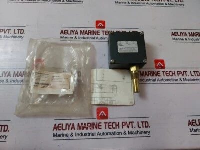 United Electric 102 Temperature Control Switch 15 Amps 125/250 VAC 15A - Image 1 of 4