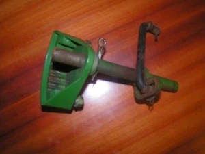 JOHN DEERE 212 VARIABLE GESCHWINDIGKEIT WELLE UND GESTÄNGE UND SPERRE - Bild 1 von 1