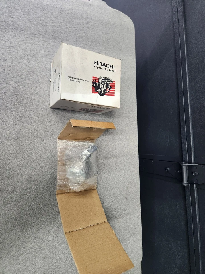 Bomba de combustible de alta presión de inyección directa Hitachi HPP0026 para Infiniti M56 QX56 Foto 1 de 4