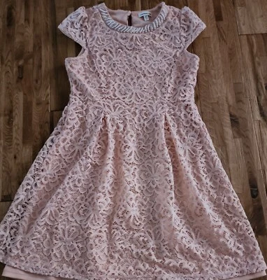 Monteau Niñas Talla 10 Sin Mangas Encaje Superpuesto Borde Perla Foto 1 de 4