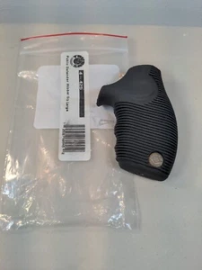 Taurus Judge & Tracker Public Defender OEM Factory Rubber Ribbed Grip - Picture 1 of 6