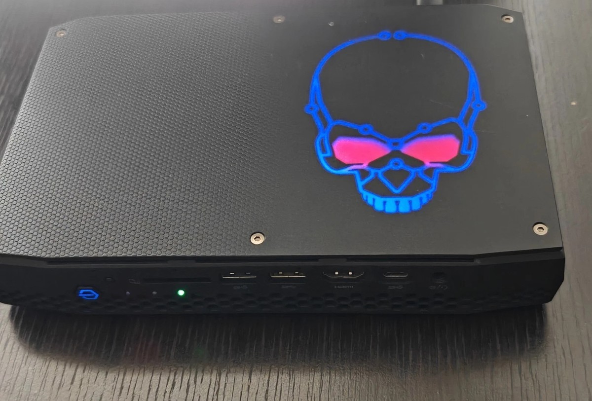 Intel NUC Core i7 8th Gen. PC Desktops & All-In-One Intel NUC Core i7 8th Gen. PC Desktops & All-In-One