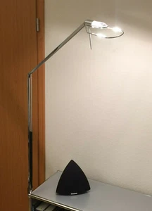 Belux Lifto Halogen Tischleuchte mit Fix-E USM Regalbefestigung - Bild 1 von 1