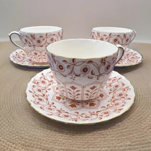 4 tazze e piattini Royal Crown Derby, modello Rougemont - Foto 1 di 3