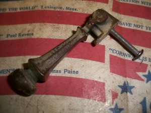 Antiguo colgante vintage de bronce de latón colgante cajón puerta tirador pátina MISIÓN - Imagen 1 de 8