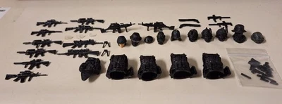 Armas, chalecos, cabezas y accesorios 1:18 para Elite Force, GI Joe, etc. Foto 1 de 4