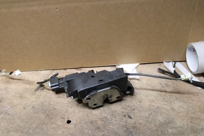 06-10 Hummer H3 - Tailgate Liftgate Back Door Lock Latch Actuator OEM - Image 1 of 3