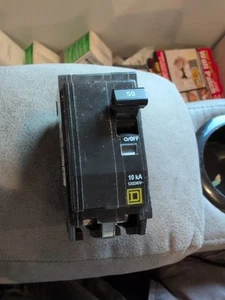 Interruttore Miniatura D QO250 USATO Quadrato 50 AMP, 2 Poli, 120/240 VAC - Foto 1 di 5