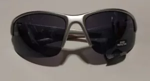 Occhiali da sole PUGS argento/grigio montatura plastica accenti rossi UV400 - stile nuovo con etichette 1204 - Foto 1 di 5