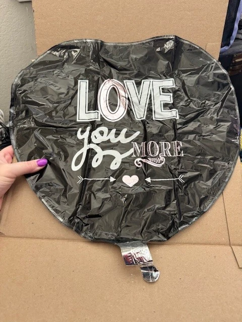 先锋 Love You More 18 英寸心形箔聚酯薄膜气球派对用品全新!!! — 第 1/1 张图片