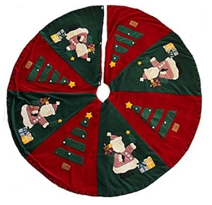 Fleece Christmas Tree Skirt - Red Green Appliqued Design - Picture 1 of 1