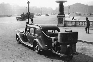 WW2 - Paris - Voiture  au gazogène en 1940 - Imagen 1 de 1