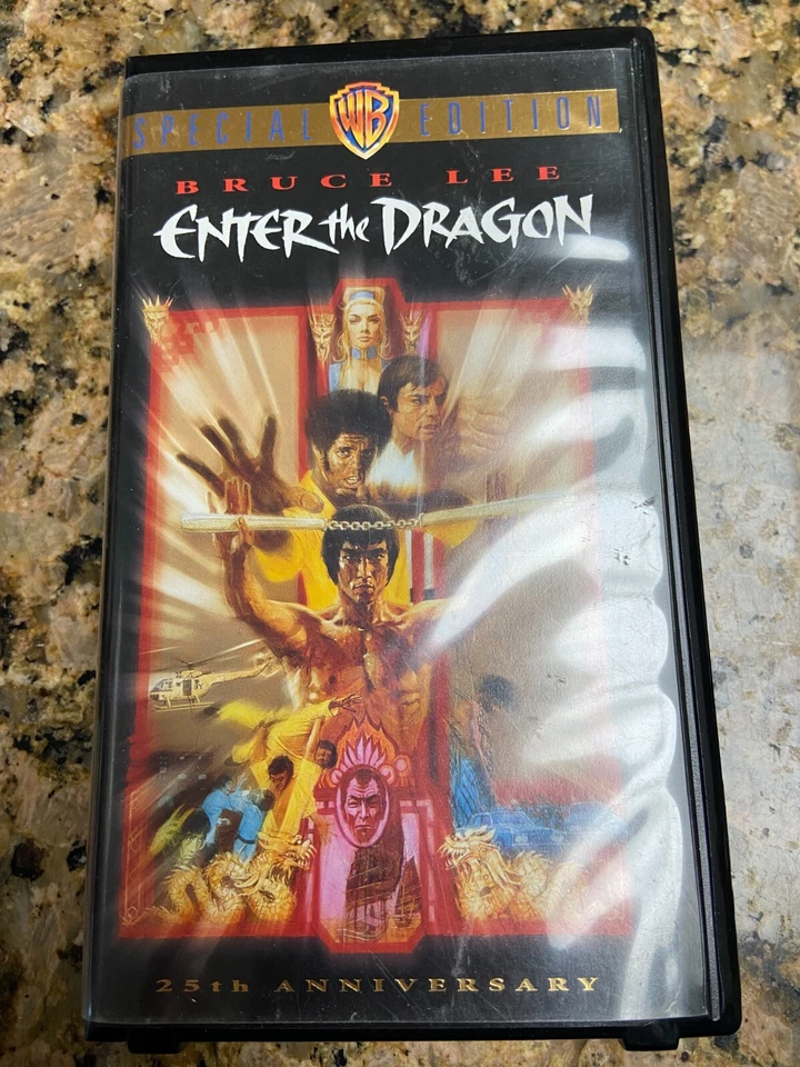 Vintage VHS Bruce Lee Enter The Dragon Martial Arts Minty Clamshell W/ INSERTS Foto 1 de 4