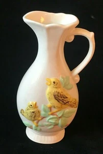 Jarrón de porcelana blanco vintage pájaros amarillos Ewer 6" núcleo de cabaña - Imagen 1 de 5