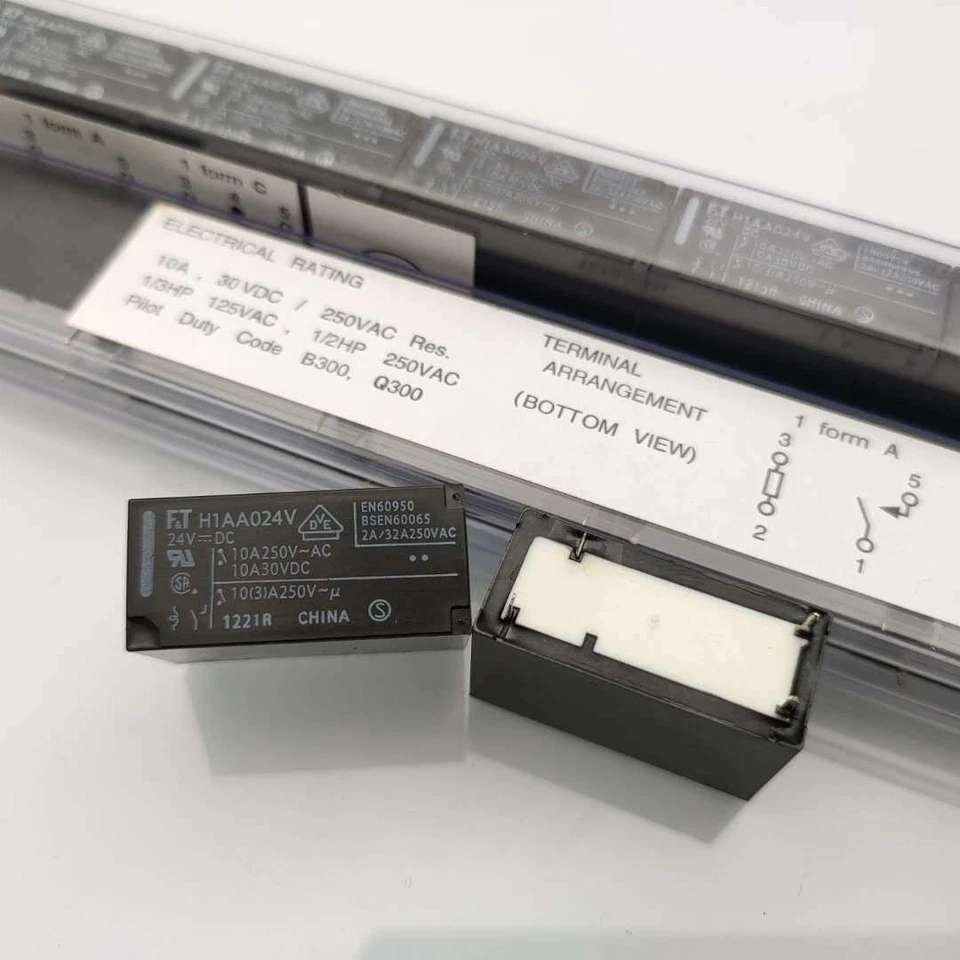 Fujitsu H1AA024V 24VDC Power Relay 4 Pins 10A 250VAC - Image 1 of 1