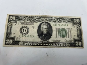 1928B $20.00 Federal Reserve Note Gold on Demand Note (Chicago) CRISP - Picture 1 of 7