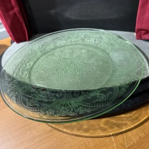 Vintage Green Depression Glass Horseshoe Cake Serving Plate Indiana Glass 11.25” - Picture 1 of 6