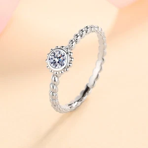 Excellent Round Cut VVS1 Clarity White Moissanite Bridal Wedding Ring 925 Silver - Picture 1 of 10
