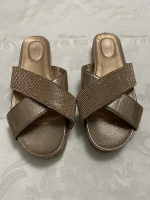 SANDALIA ADORNADA SHORE-LY SLIDE Talla 9.5/Oro Rosa Foto 1 de 4