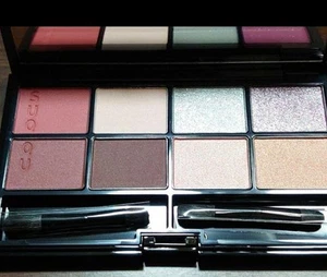 SUQQU UK 102 Satin Eyeshadow Compact Limited Holiday with Brush Set - Picture 1 of 2