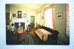 Living Room - The House of the Pilasters - Missouri - Picture 1 of 2