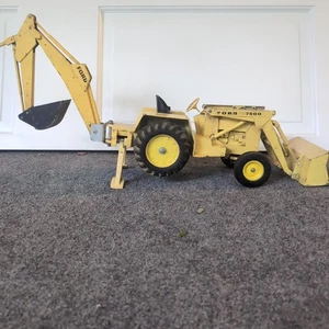 Ertl Ford 7500 Backhoe Front End Loader Tractor 1"22 Scale - Picture 1 of 23