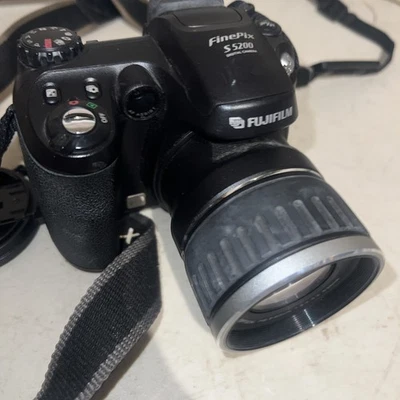 Fujifilm FinePix S700 10x Optical Zoom 7.1 Mega Pixel Digital Camera TESTED - Image 1 of 2