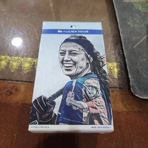 2022 Topps X Lauren Taylor - Card Empty Box - for display - Picture 1 of 1