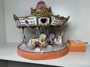 Vintage Matchbox 4460 Musical Carousel Playset from 1990 Complete with 8 Horses - Picture 1 of 11