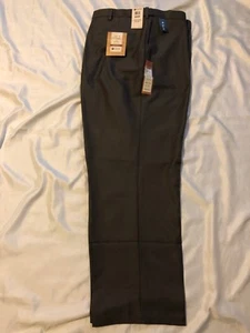 Pantalones Haggar Grandes y Altos: Hombre Calce Clásico, Frente Plano, Cintura Expandida: Cerrado, 54x32 - Imagen 1 de 5