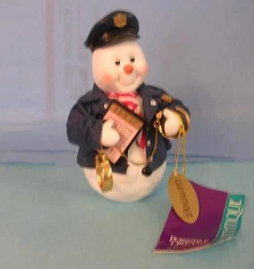 neu im Karton Vintage Possible Dreams "Officer Frigeratus" Schneemann Ornament - Bild 1 von 4