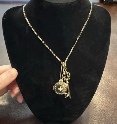 全新无标签人类学吊坠和钥匙饰品项链  — 第 1/3 张图片