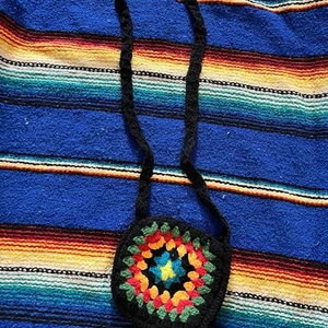 Bolso de hombro boho colorido tejido a mano - Imagen 1 de 5
