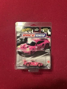 🔥 Hot Wheels Premium Roxy Porsche Race Day 911 GT3 R Pink Chase 0/5 - W/ Rexy - Picture 1 of 6
