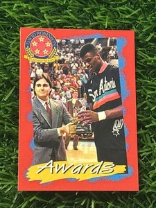 1993 Skybox David Robinson #R8 San Antonio Spurs HOF - Picture 1 of 2