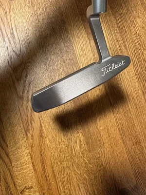 SCOTTY CAMERON Studio Stainless Newport 2 34 inches RH with Cover #09 - Image 1 of 4