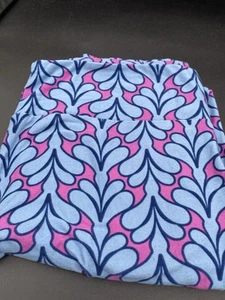 LULAROE Tall & Curvy TC Leggings LIGHT BLUE FLOWERS ON PURPLE Buttery Soft - Picture 1 of 1