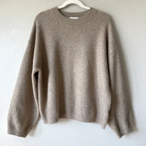 H&M Sweater Womens Medium Oversized Pullover Soft Minimalist Capsule Neutral Top - Picture 1 of 8